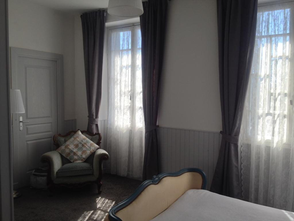 Le Petit Dragon Rouge Hotel Miers Bilik gambar